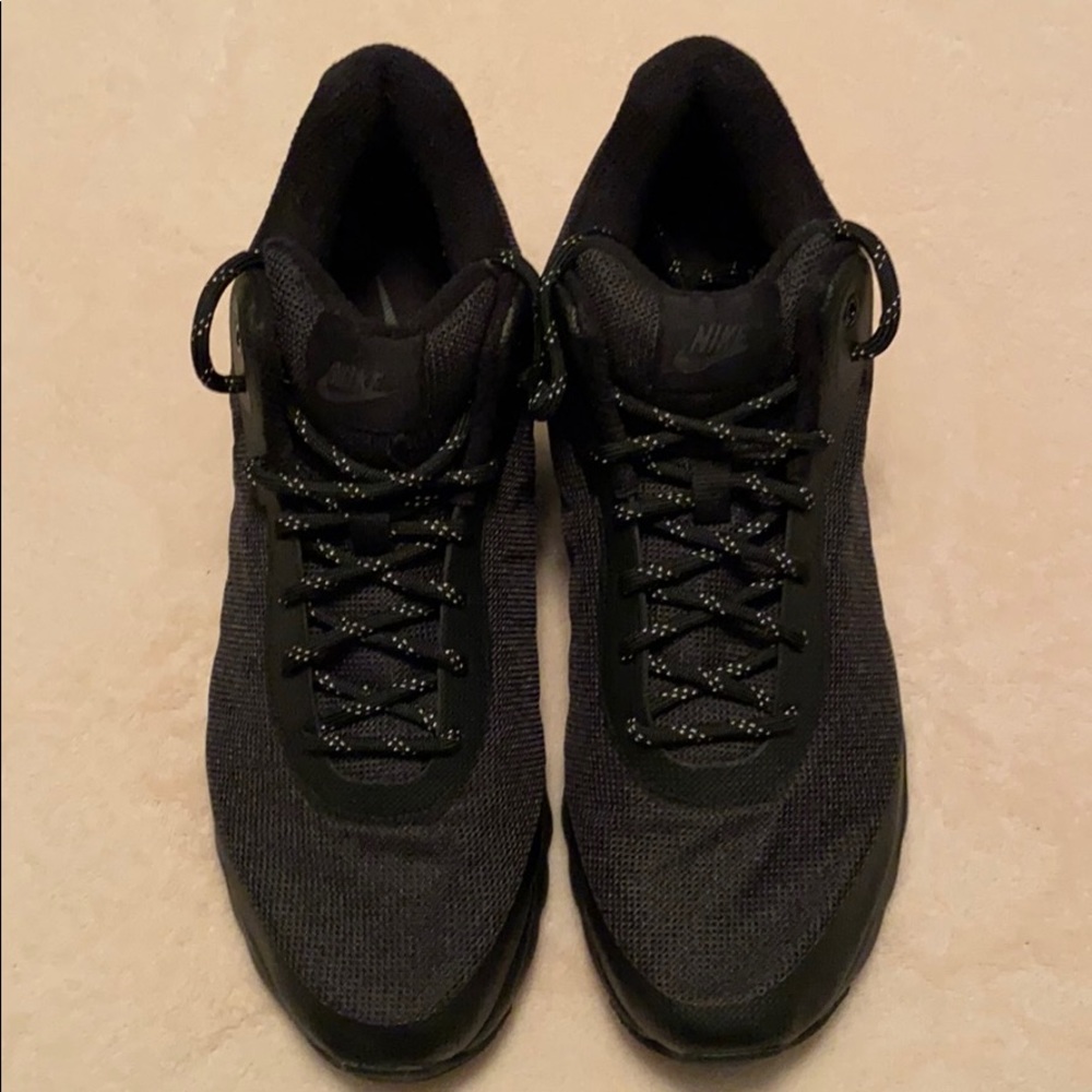 EUC Men’s Nike Sneakers